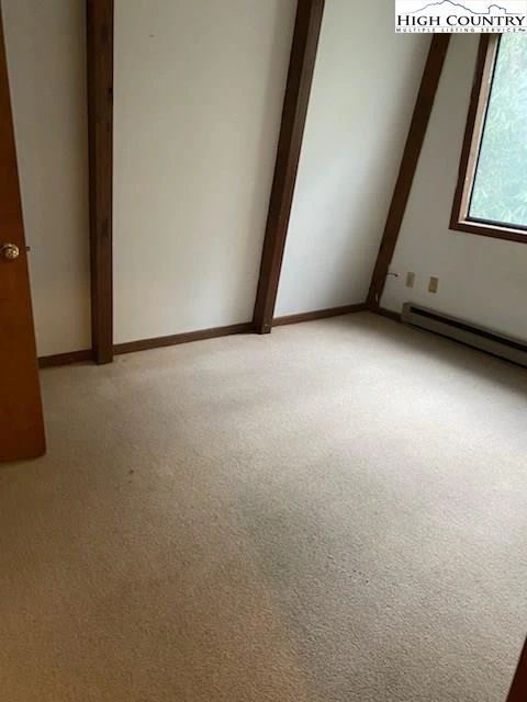 Image number 5 for the current listing
