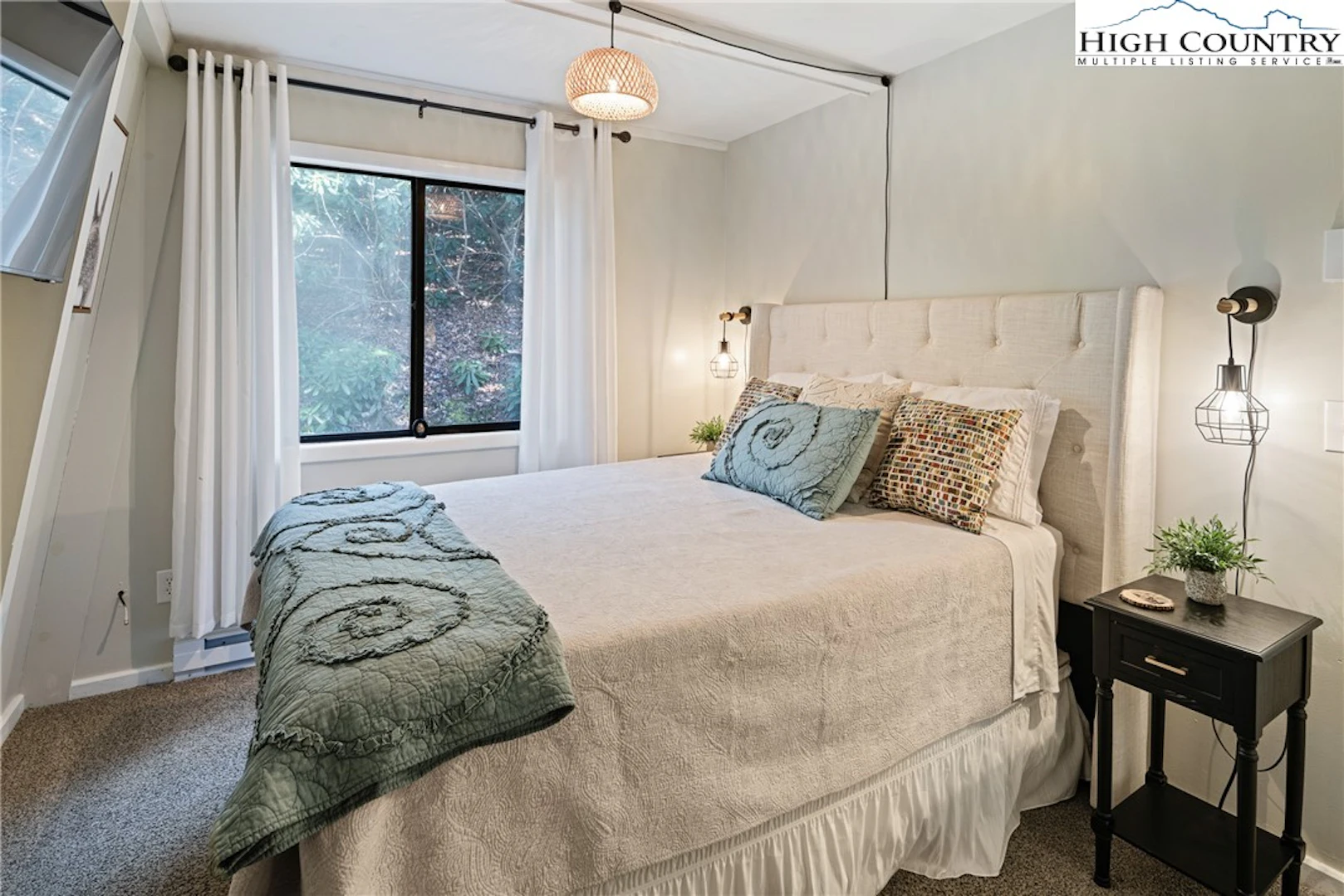 Image number 2 for the current listing