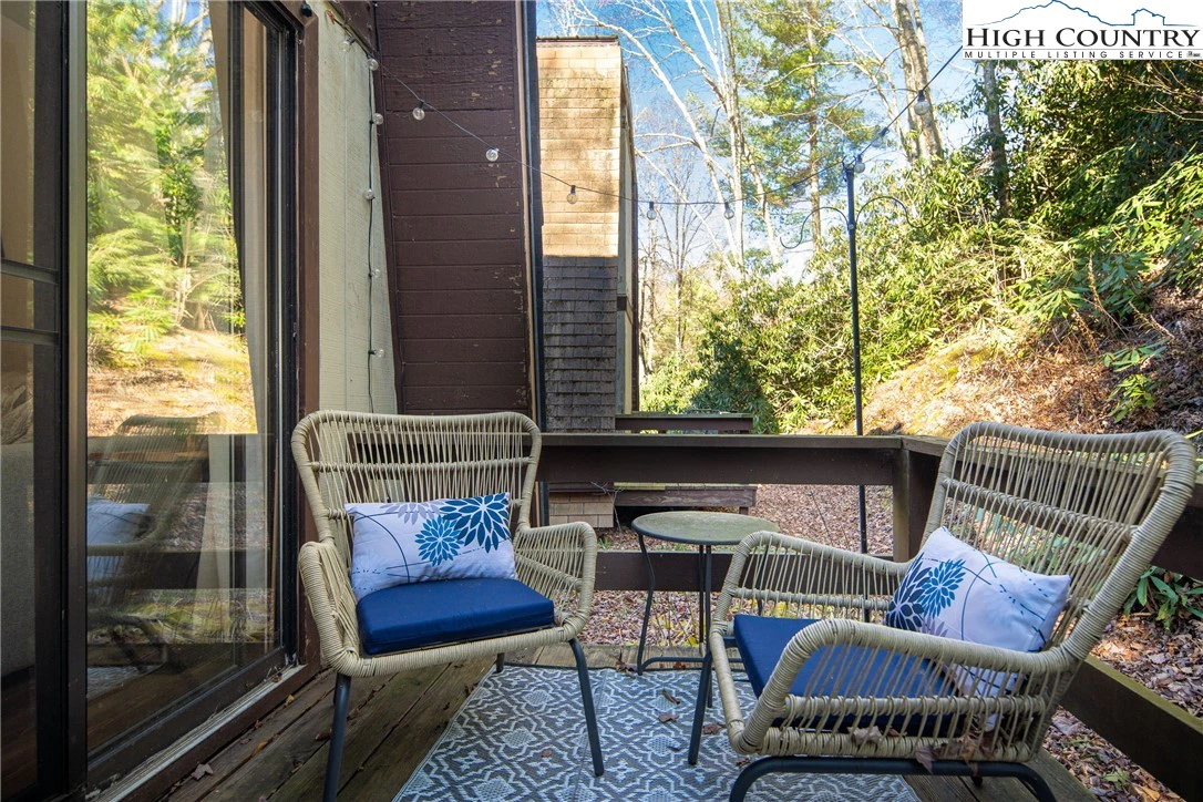 Image number 10 for the current listing
