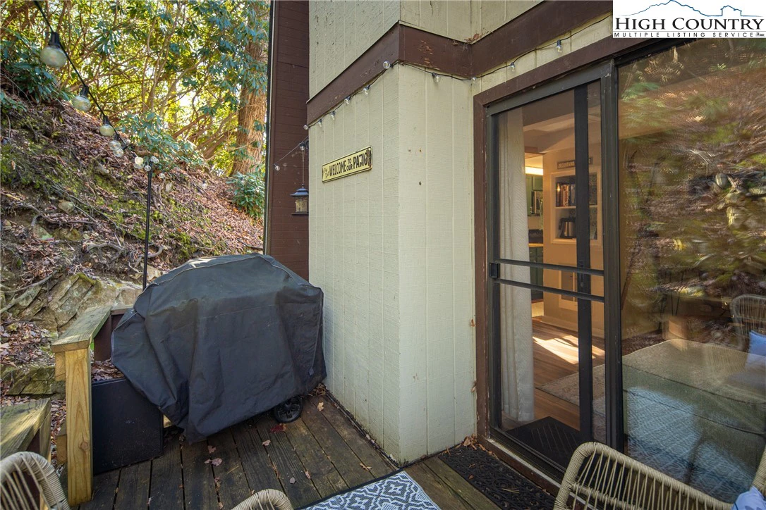 Image number 9 for the current listing
