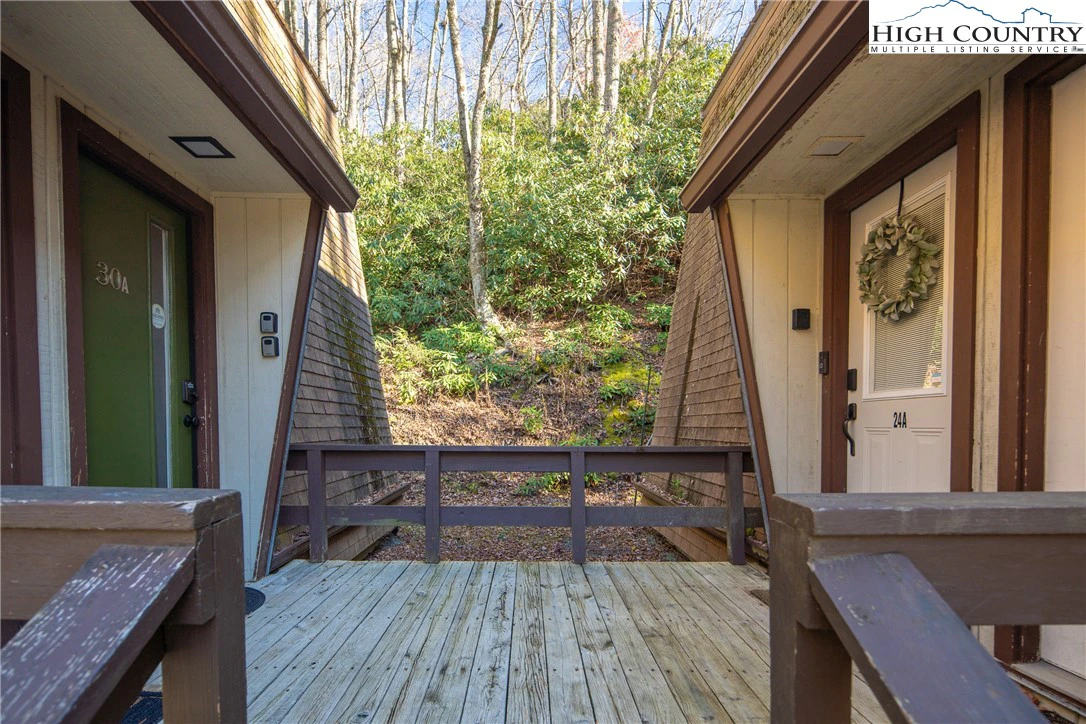 Image number 8 for the current listing