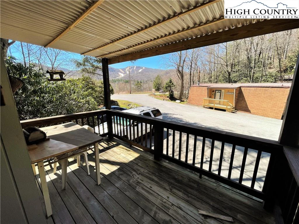 Image number 3 for the current listing