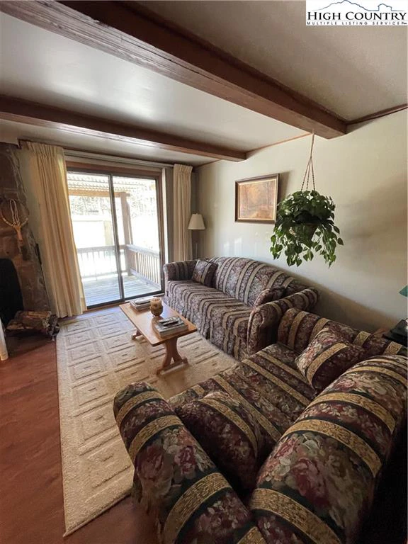 Image number 8 for the current listing