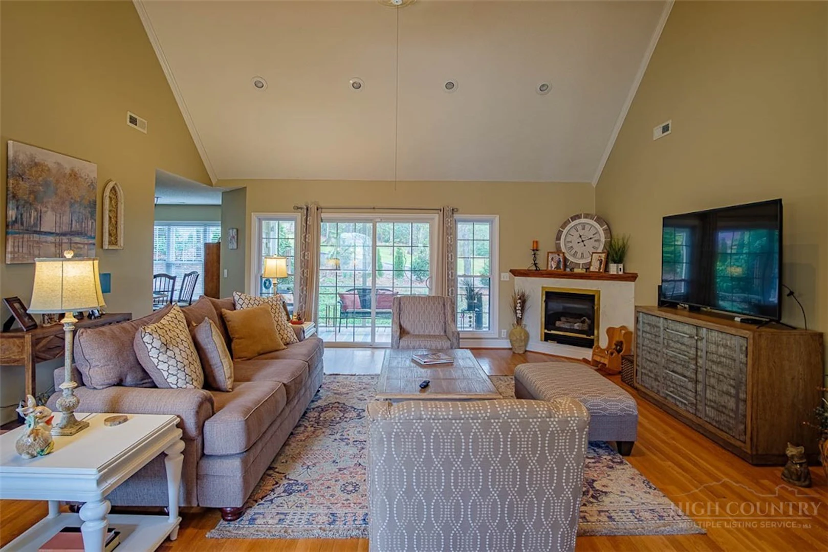 Image number 3 for the current listing