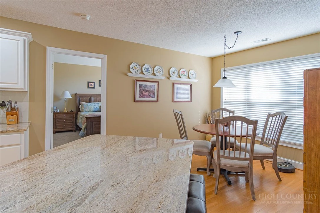 Image number 10 for the current listing