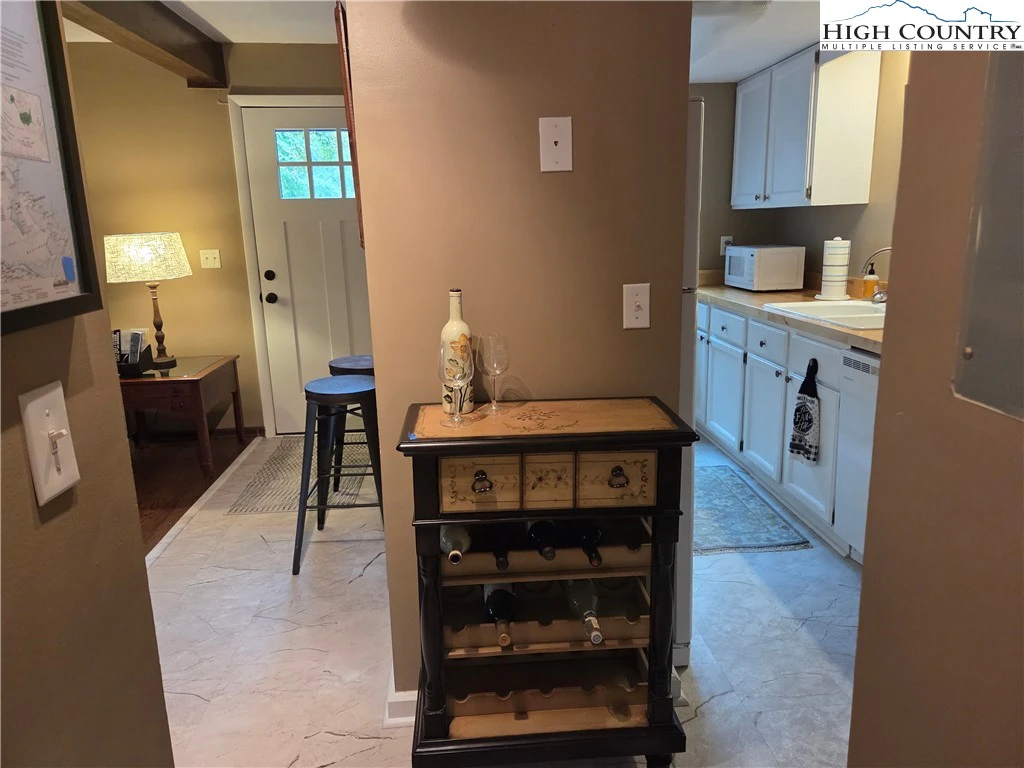 Image number 7 for the current listing