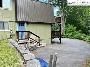 Image number 14 for the current listing