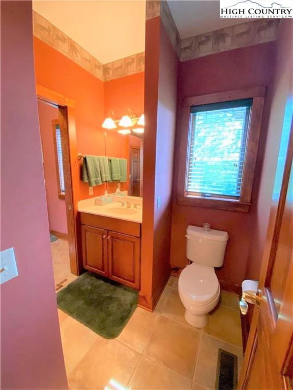 Image number 2 for the current listing