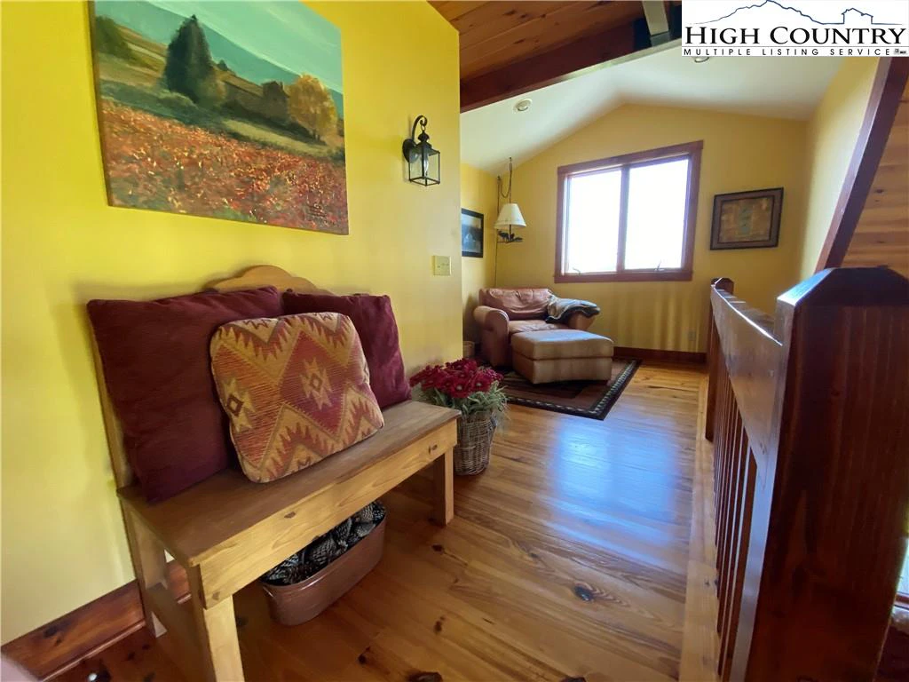 Image number 15 for the current listing