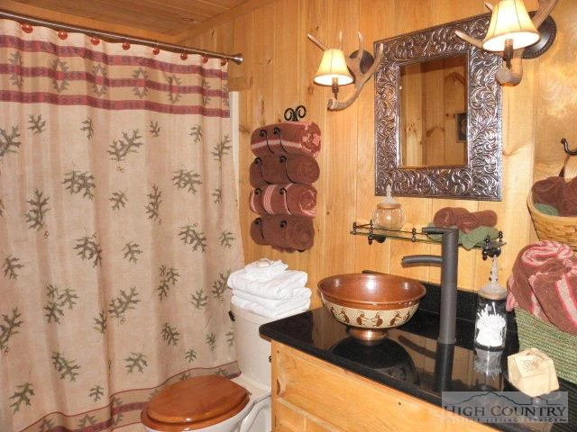 Image number 2 for the current listing