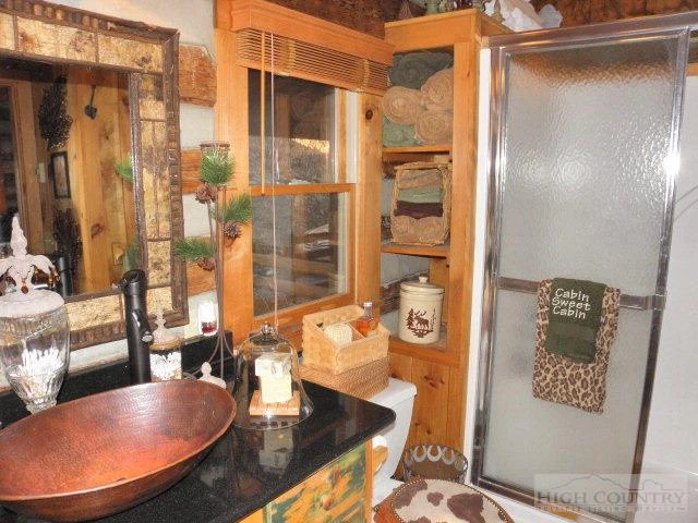 Image number 20 for the current listing