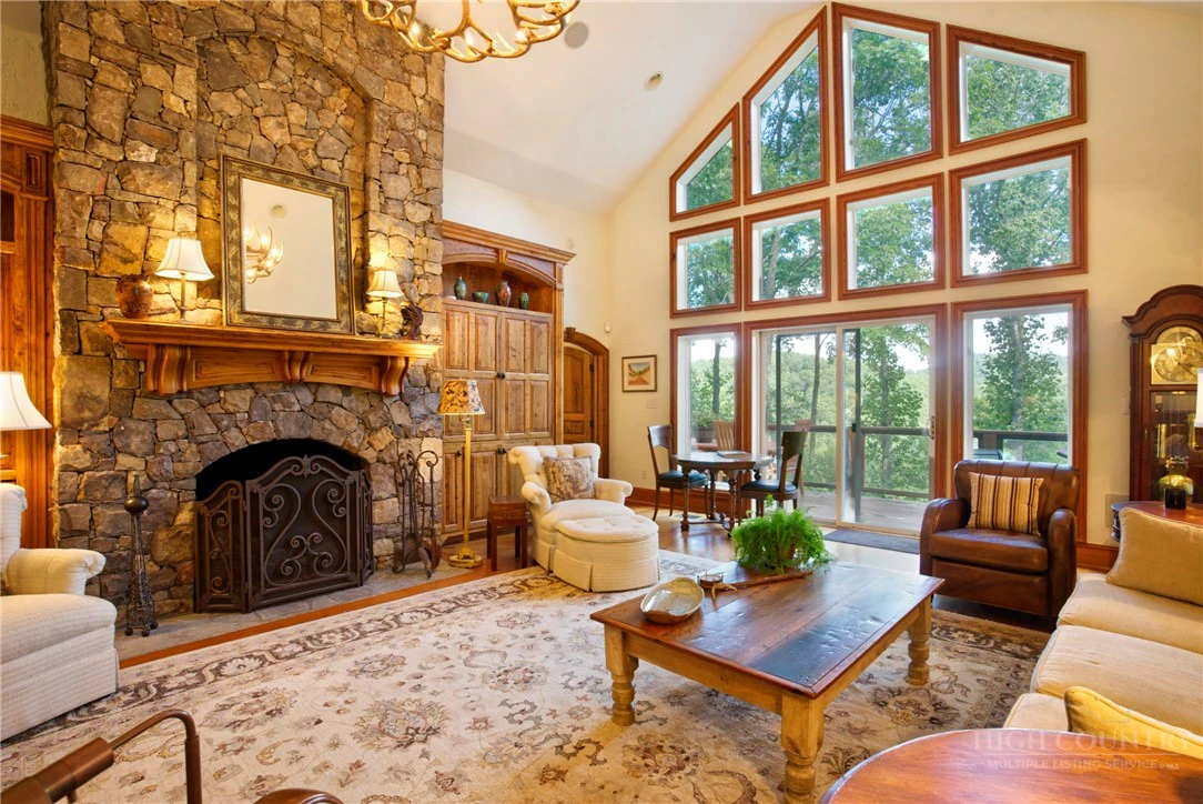 Image number 3 for the current listing