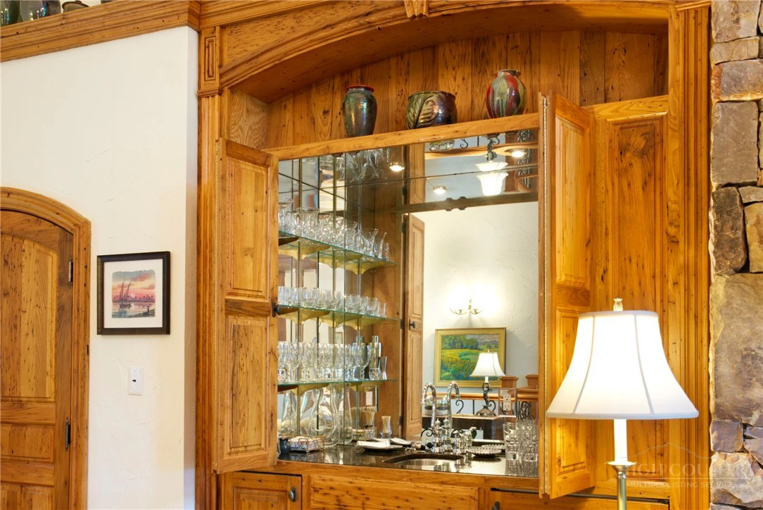 Image number 5 for the current listing