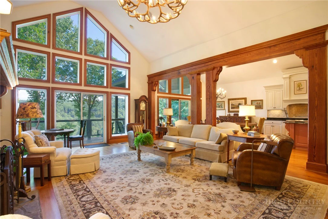 Image number 6 for the current listing