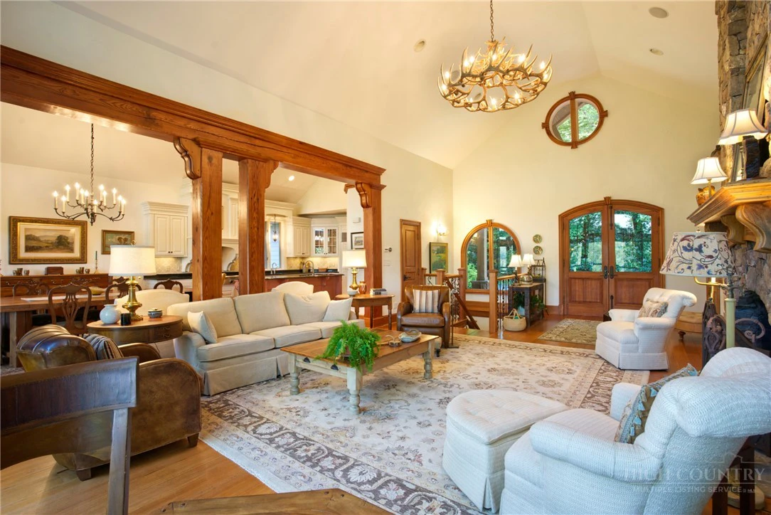 Image number 7 for the current listing