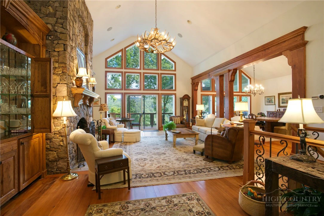 Image number 8 for the current listing