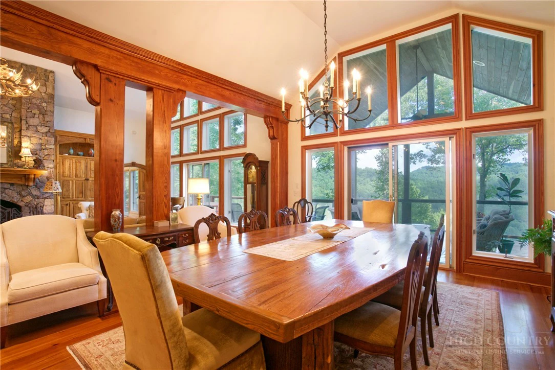 Image number 9 for the current listing