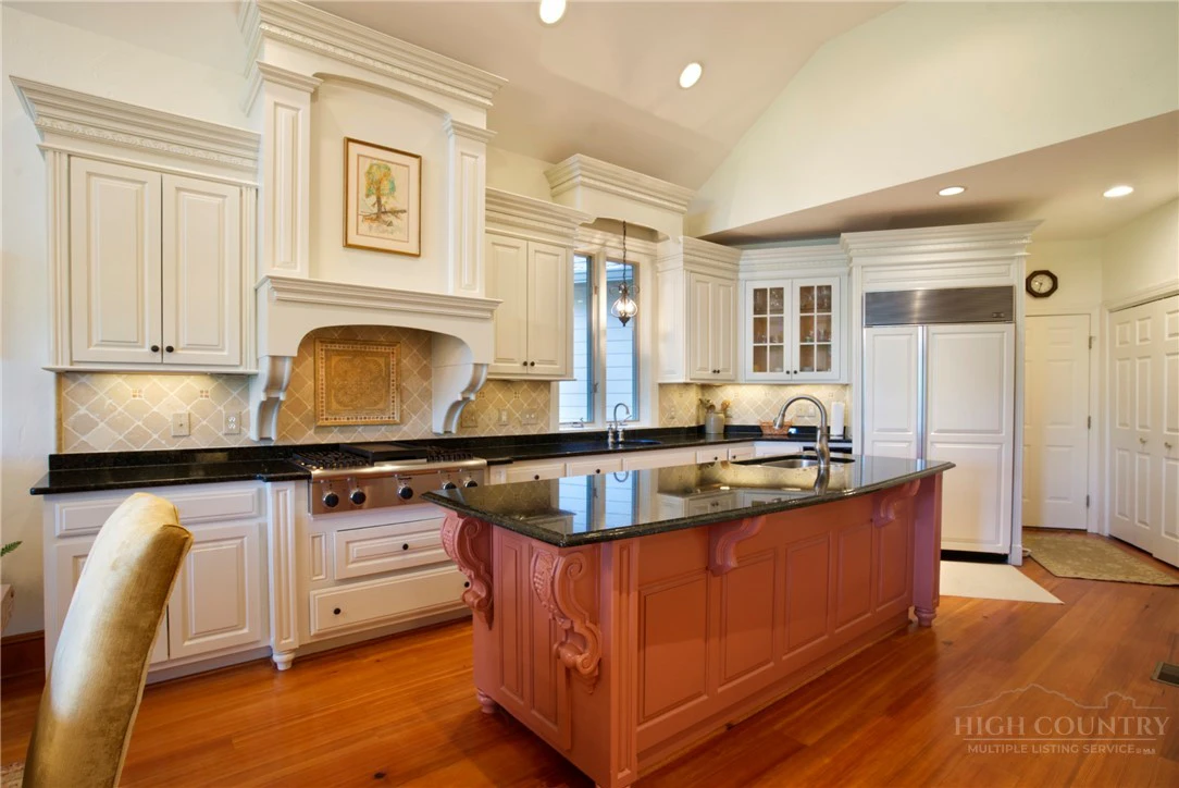 Image number 12 for the current listing