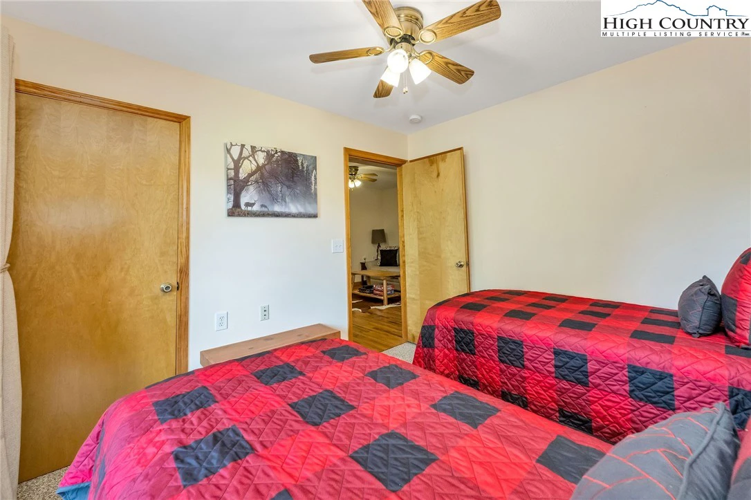 Image number 10 for the current listing