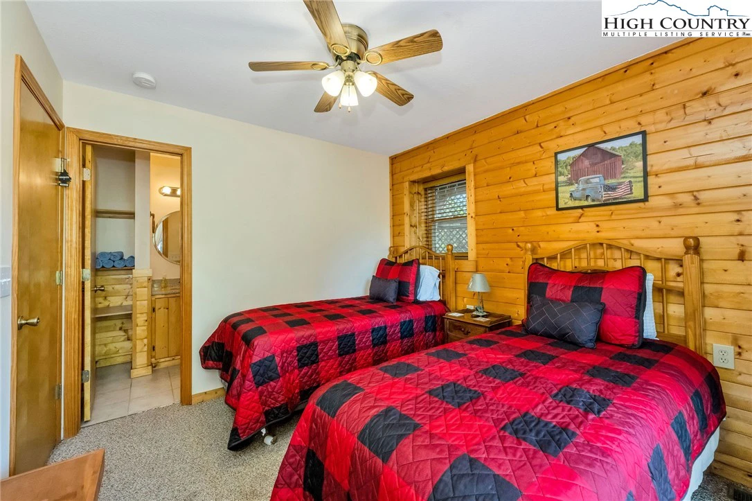 Image number 4 for the current listing