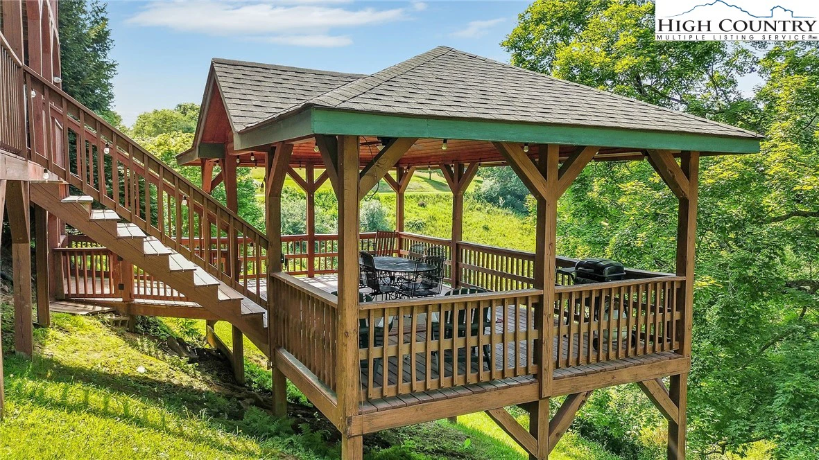 Image number 11 for the current listing