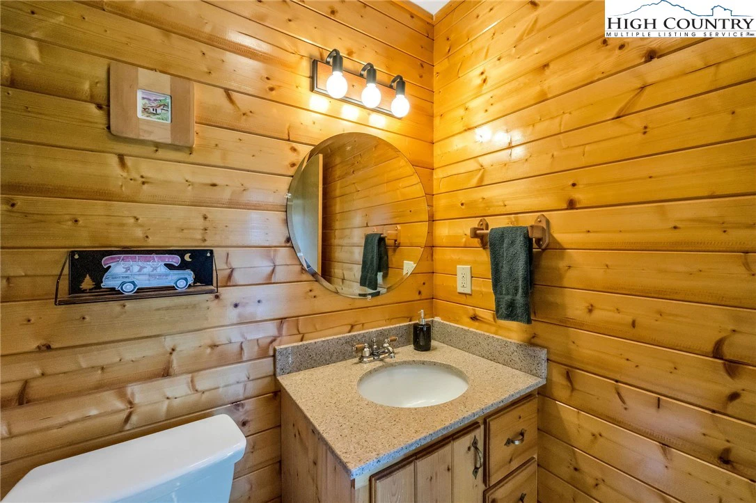 Image number 2 for the current listing
