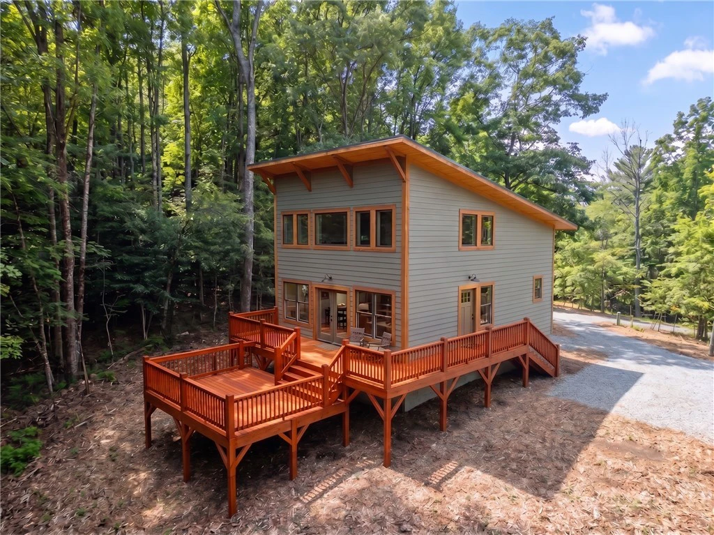 Image number 1 for the current listing