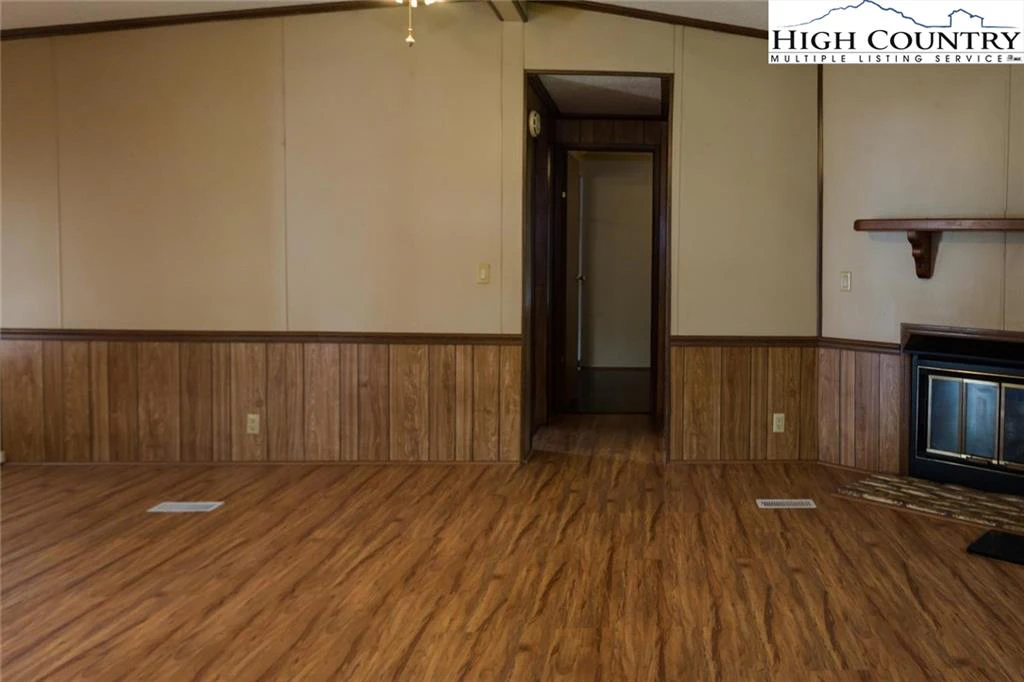Image number 7 for the current listing