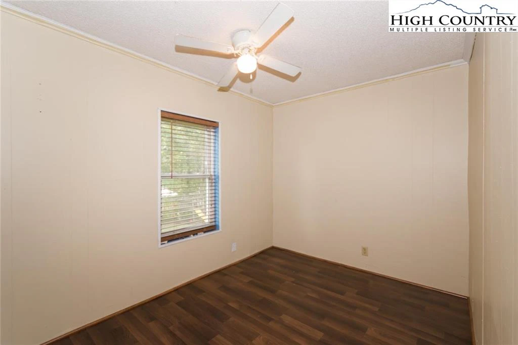 Image number 13 for the current listing