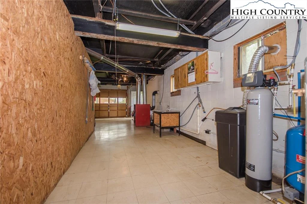 Image number 18 for the current listing