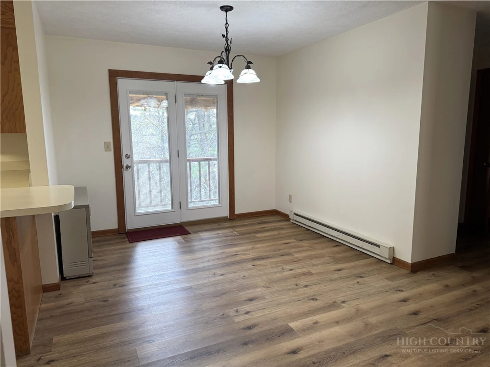 Image number 16 for the current listing