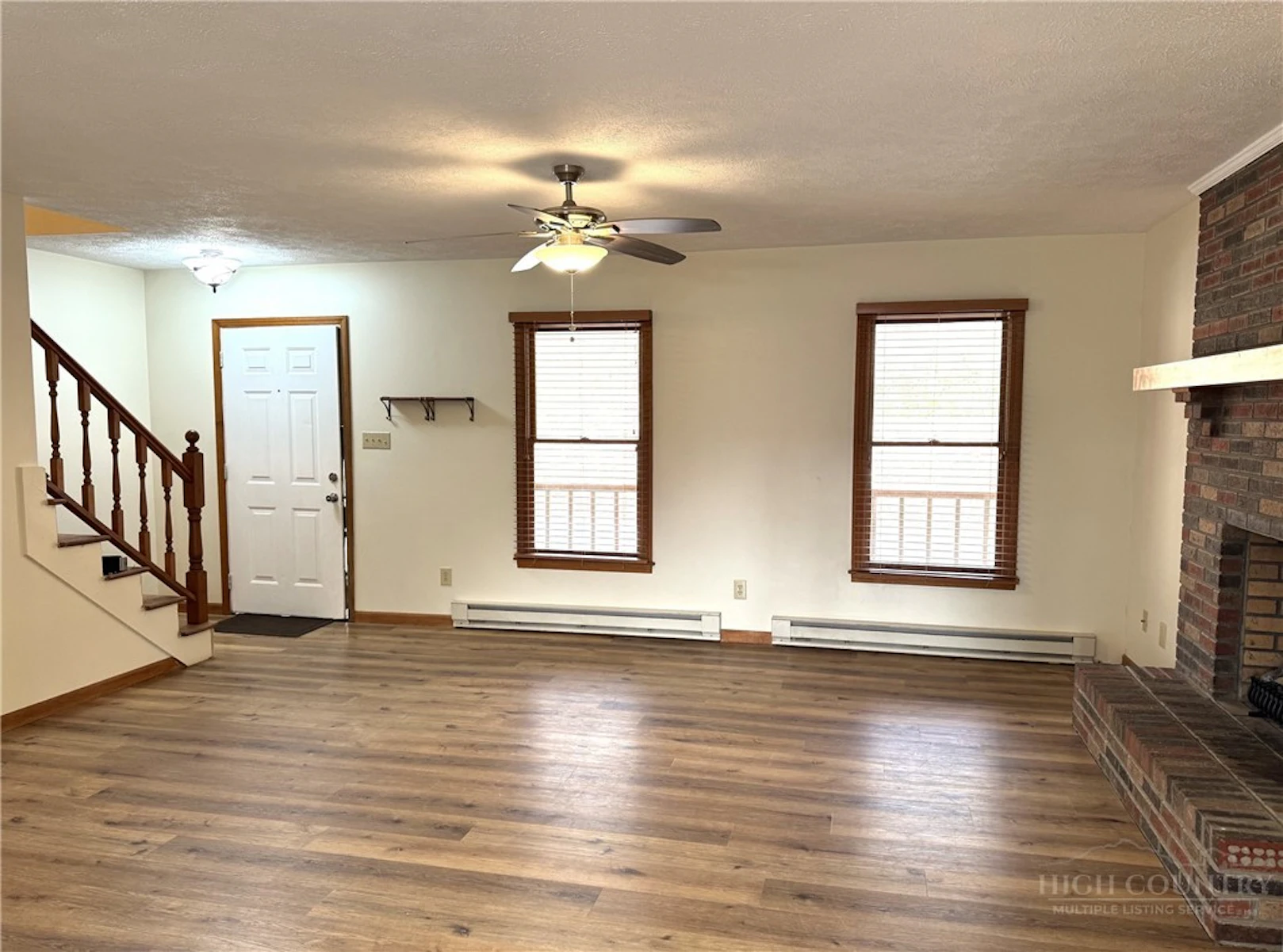 Image number 9 for the current listing