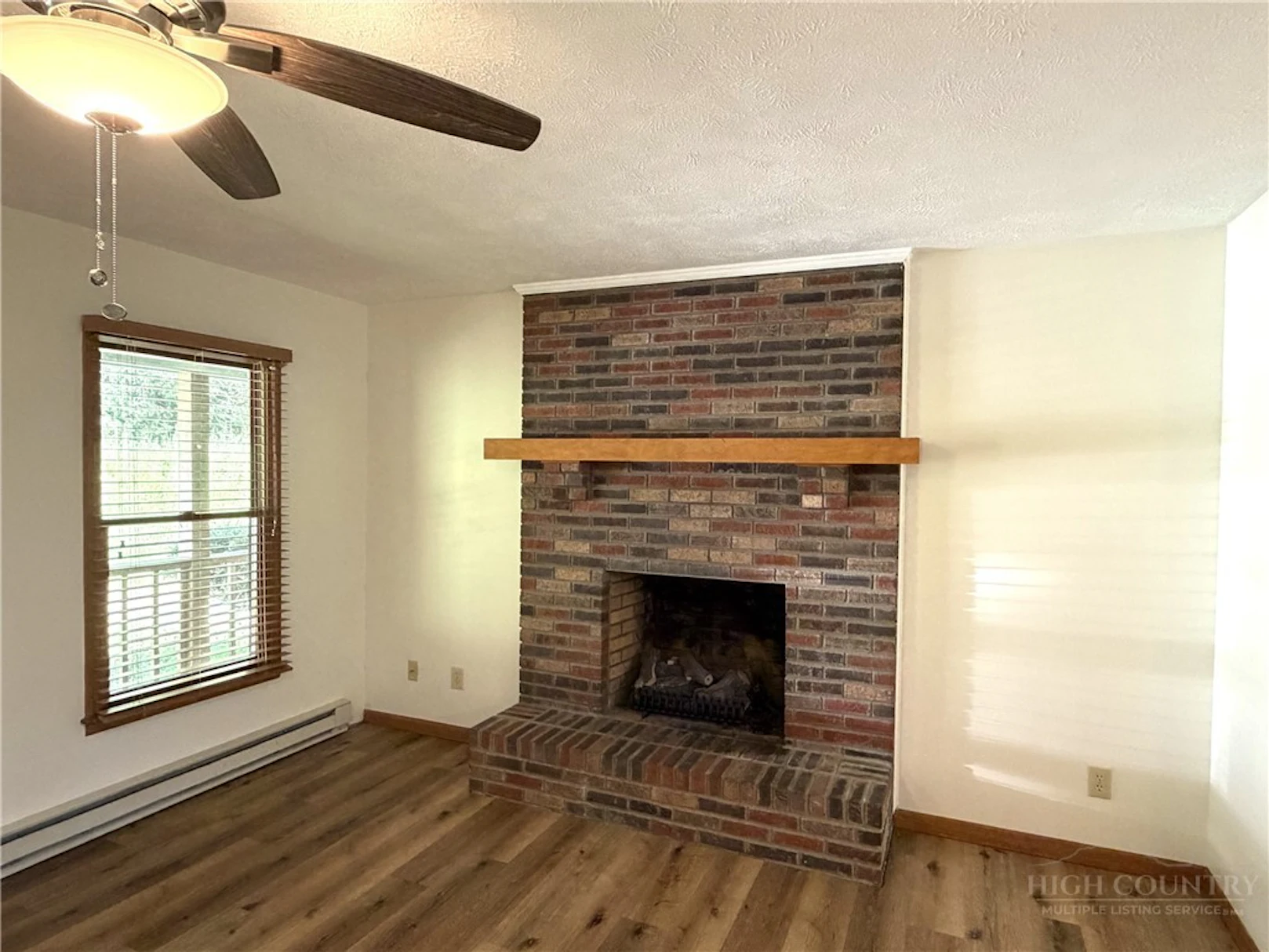 Image number 10 for the current listing