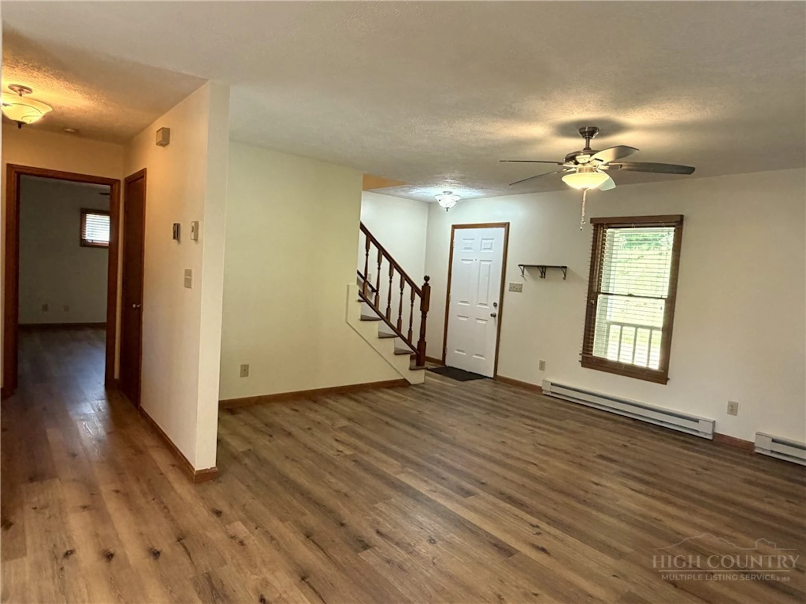 Image number 21 for the current listing