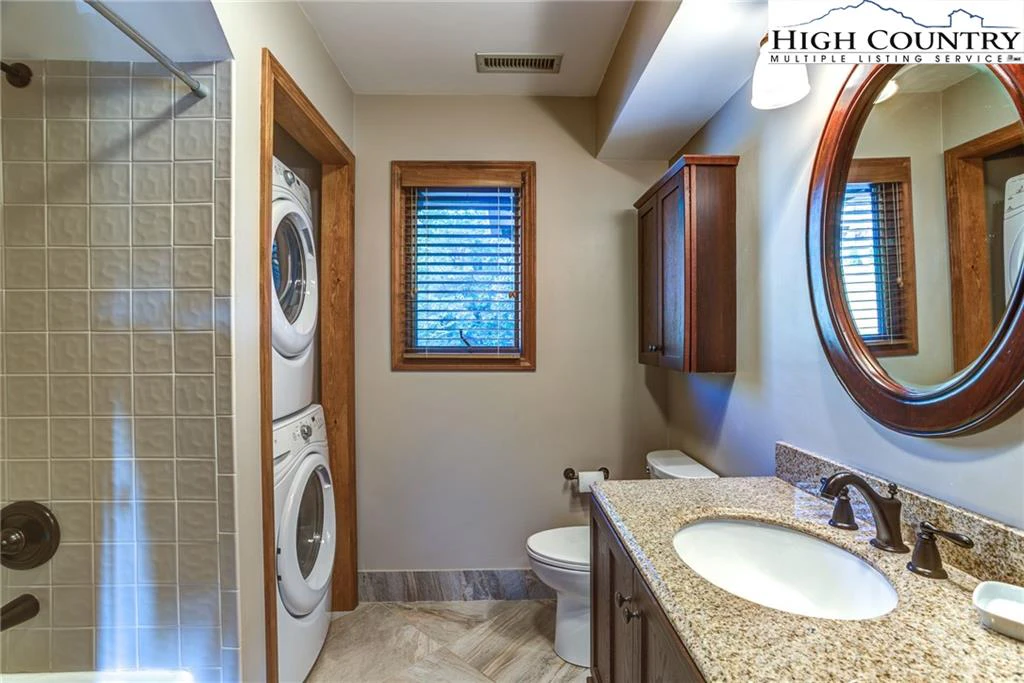 Image number 2 for the current listing