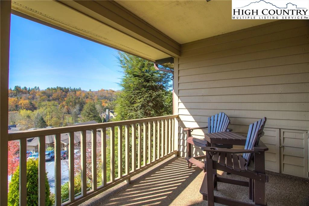 Image number 14 for the current listing