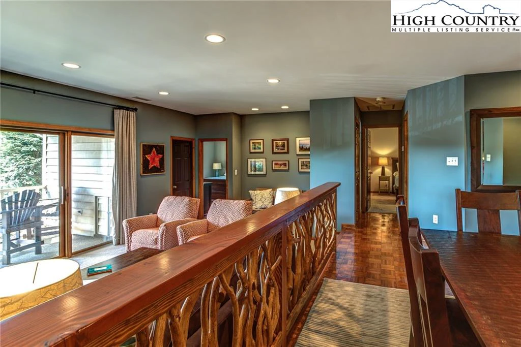 Image number 18 for the current listing