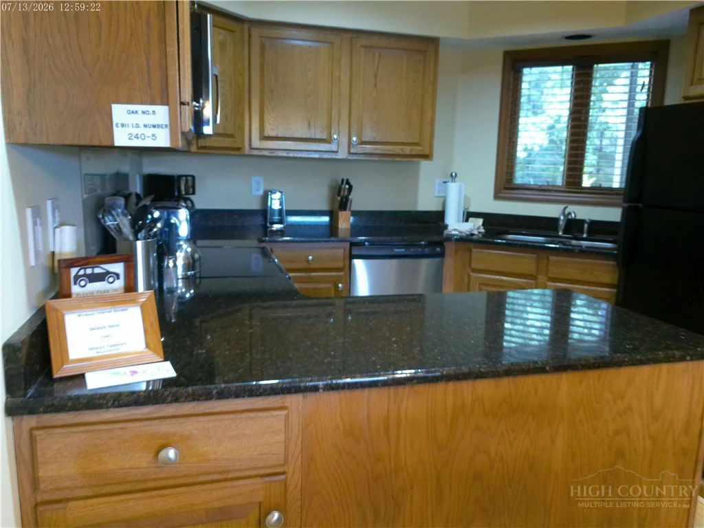 Image number 10 for the current listing