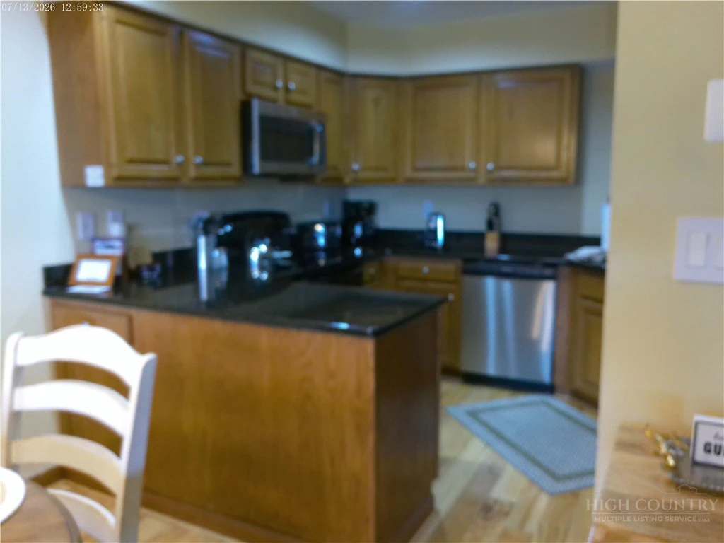 Image number 11 for the current listing