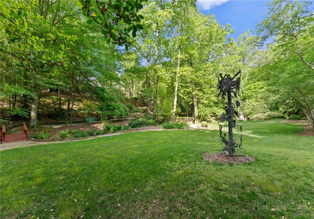 Image number 22 for the current listing