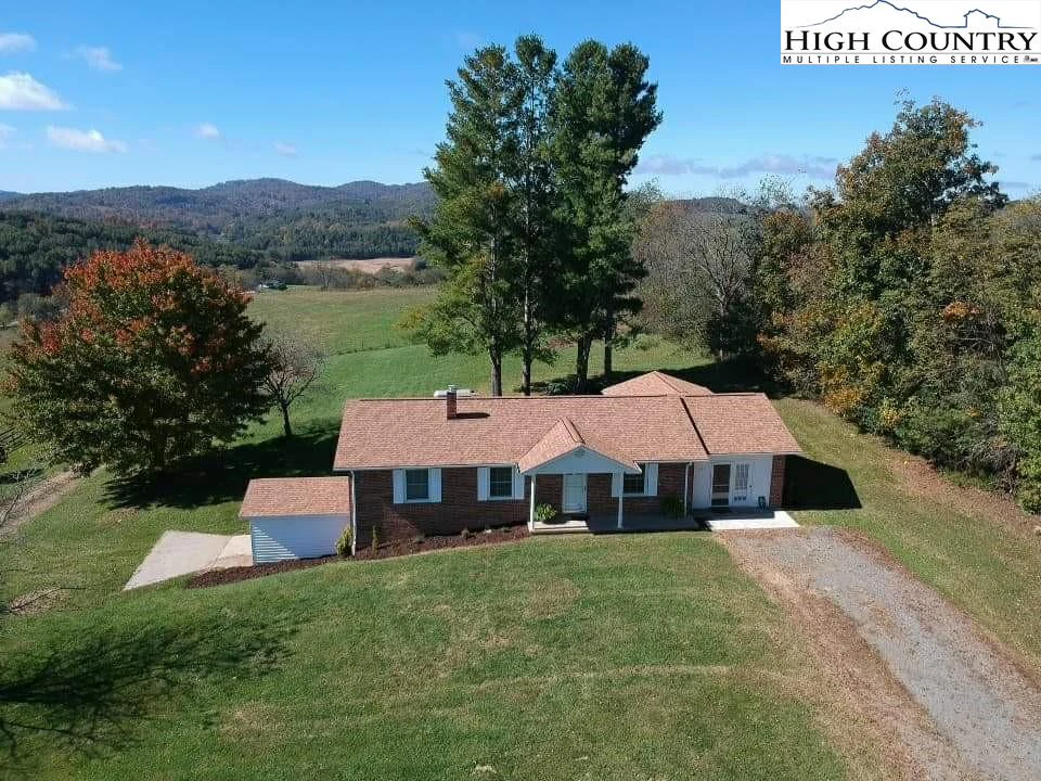 Image number 1 for the current listing