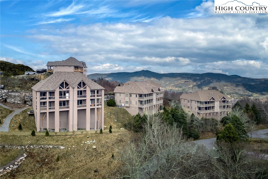 Image number 5 for the current listing