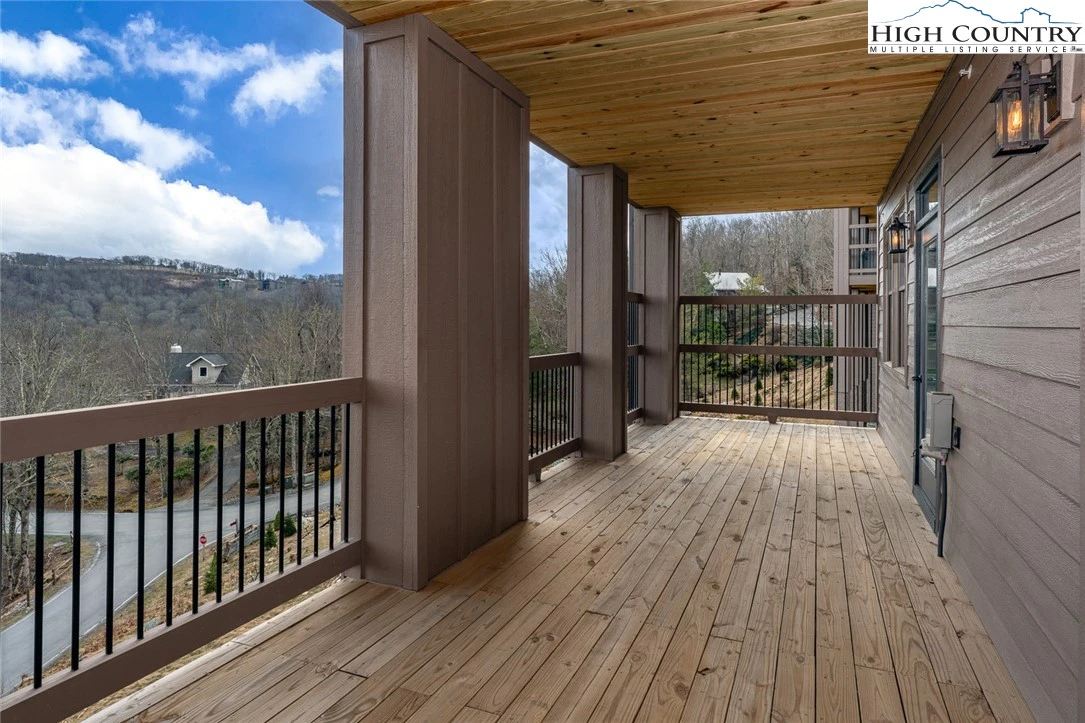 Image number 8 for the current listing