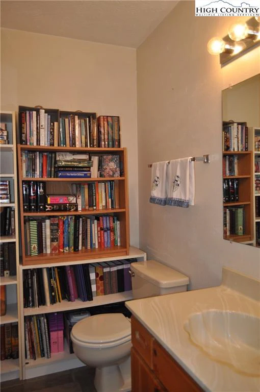 Image number 12 for the current listing