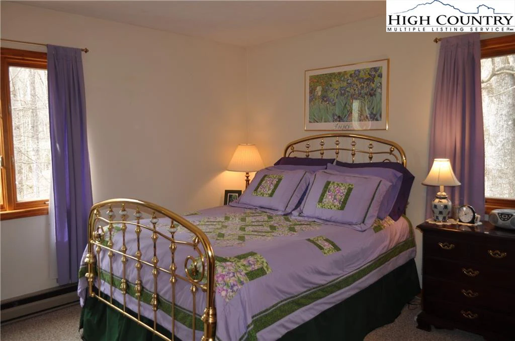 Image number 10 for the current listing