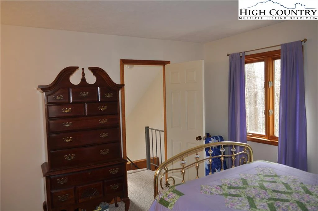 Image number 8 for the current listing