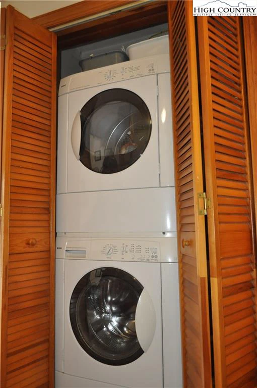 Image number 6 for the current listing
