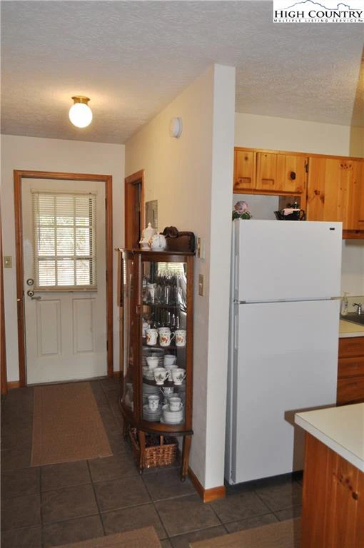 Image number 19 for the current listing