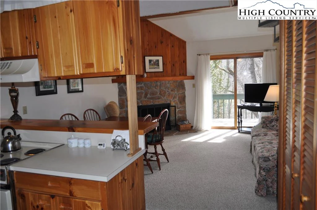 Image number 18 for the current listing