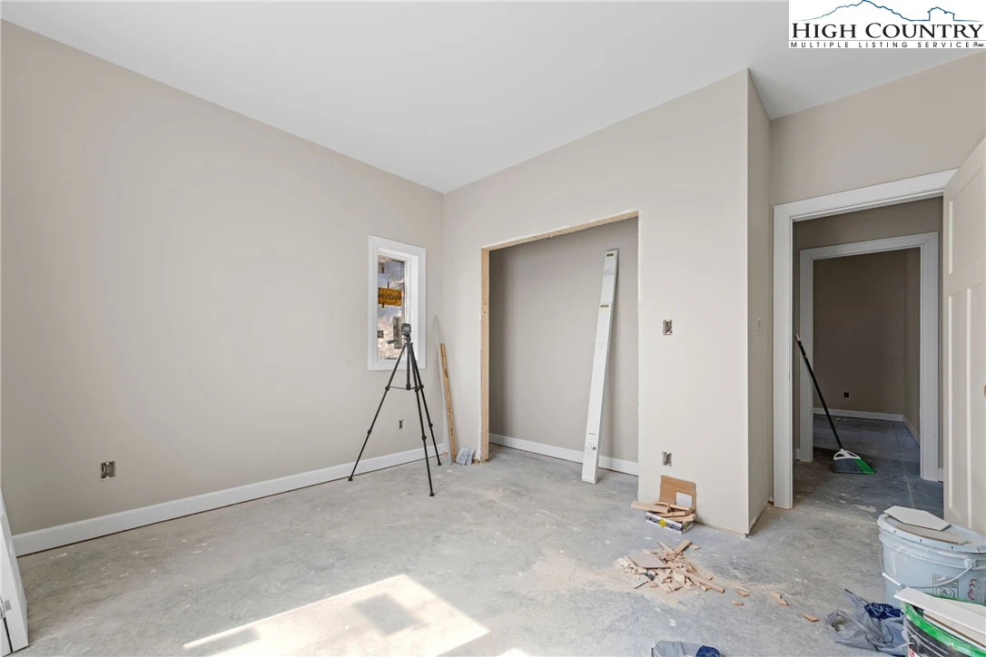 Image number 3 for the current listing